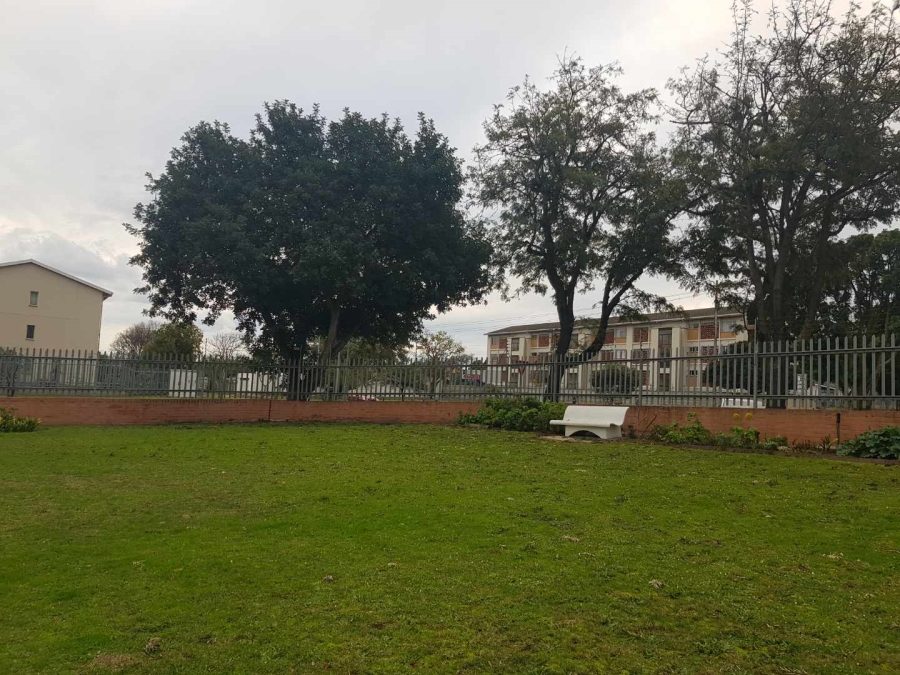 2 Bedroom Property for Sale in Oostersee Western Cape